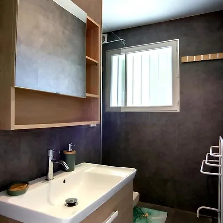 Sous Le Marronnier - Maison Pour 4 Avec Jardin * ロワイヤン