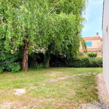 Sous Le Marronnier - Maison Pour 4 Avec Jardin ロワイヤン