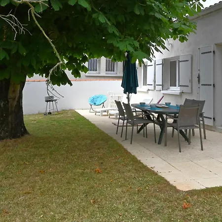 Sous Le Marronnier - Maison Pour 4 Avec Jardin ロワイヤン