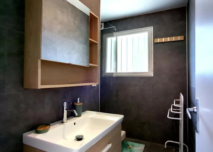 Sous Le Marronnier - Maison Pour 4 Avec Jardin * Royan