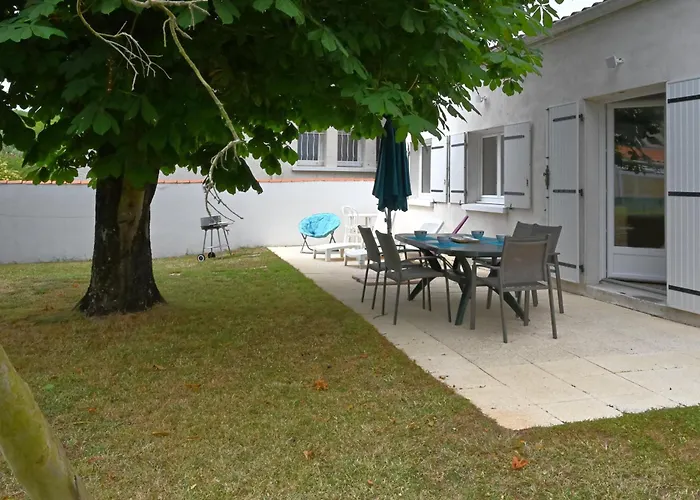 Sous Le Marronnier - Maison Pour 4 Avec Jardin Royan